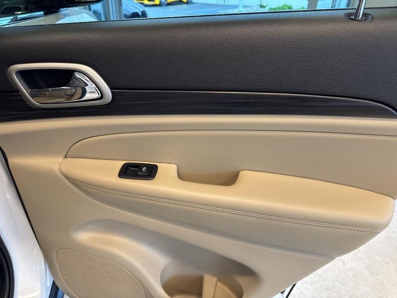 2022 Jeep Grand Cherokee WK Laredo E