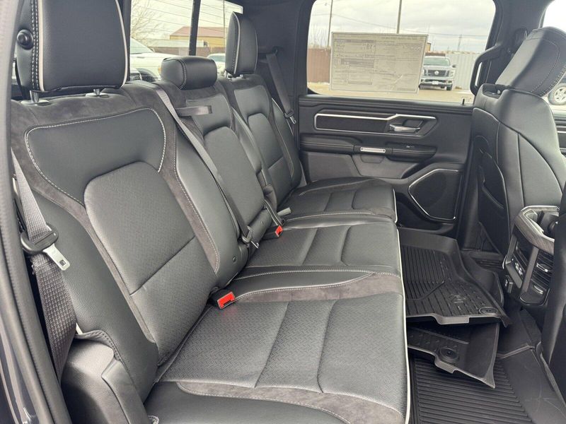 2025 RAM 1500 LaramieImage 12