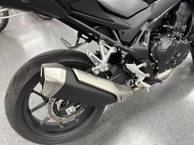 New 2025 Honda CB750 HORNET Image 10