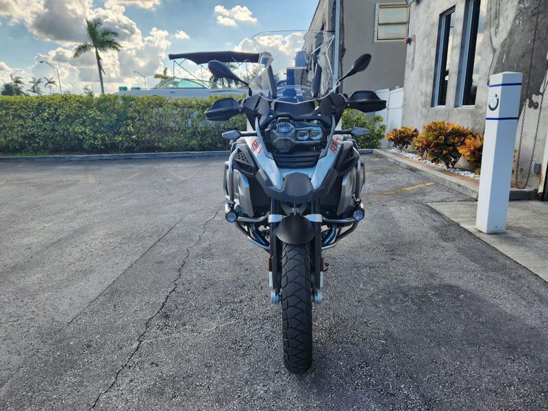 2022 BMW R 1250 GS Adventure Image 2