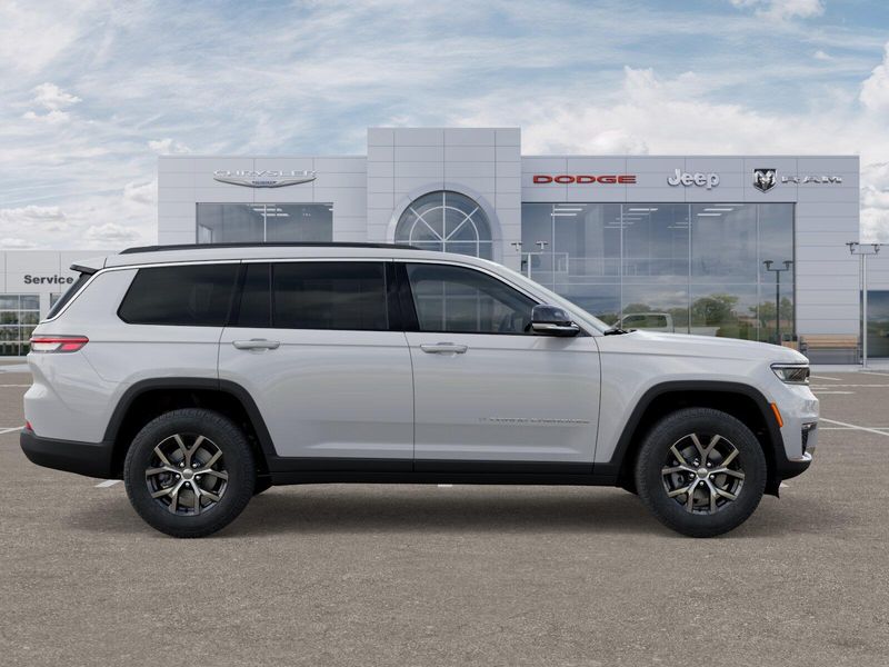New 2025 Jeep Grand Cherokee L Limited 4x4Image 48