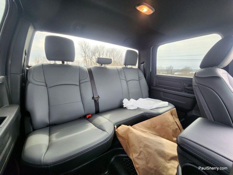 2024 RAM 5500 Tradesman Chassis Crew Cab 4x4 84