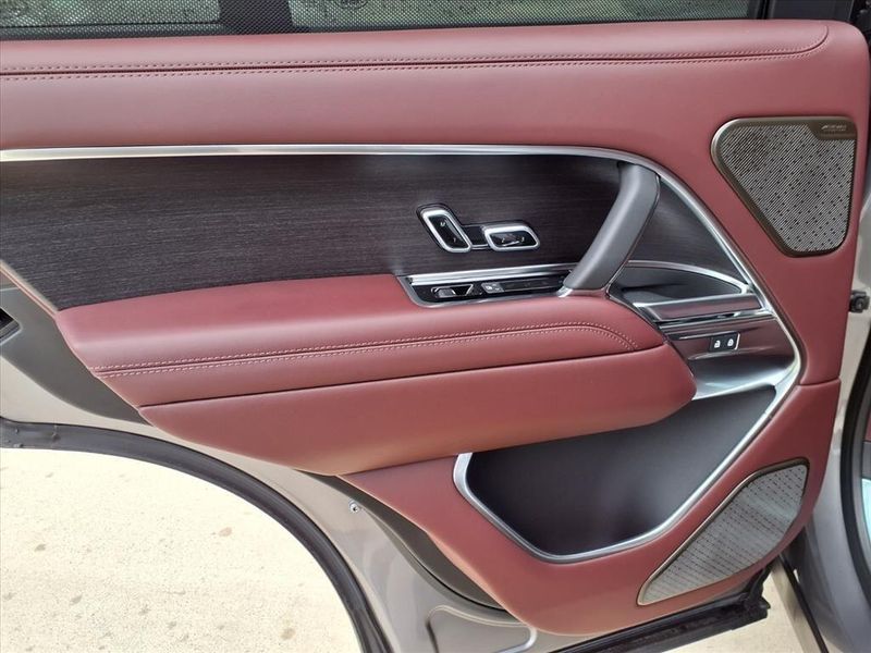 Used 2025 Land Rover Range Rover AutobiographyImage 12