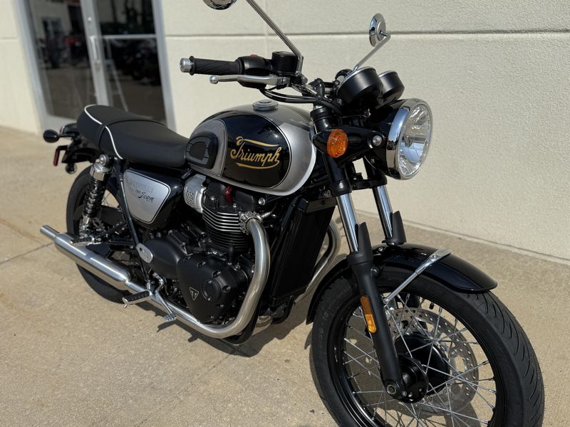 2025 Triumph Bonneville T100Image 7