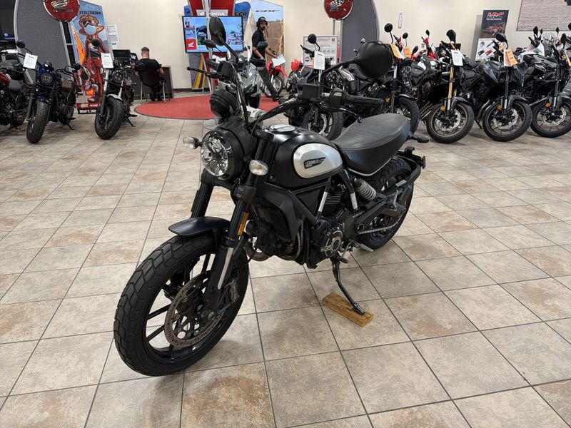Used 2022 Ducati SCRAMBLER ICON DARK Image 13