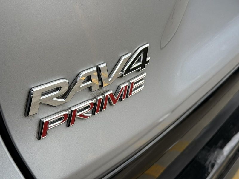 2022 Toyota RAV4 Prime SE photo 11