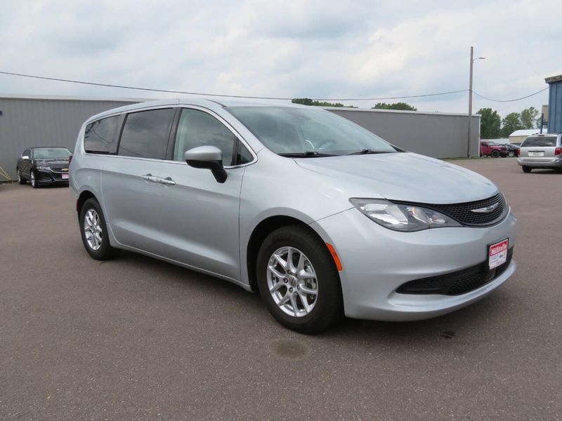 2023 Chrysler Voyager LX 4dr Mini VanImage 8