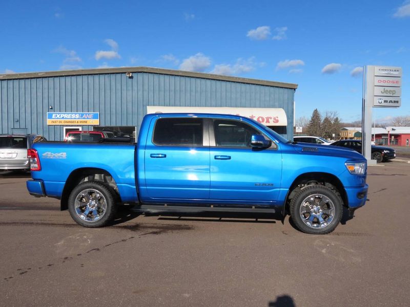 Used 2021 RAM 1500 Big Horn 4x4 4dr Crew Cab 5.6 ft. SB PickupImage 1