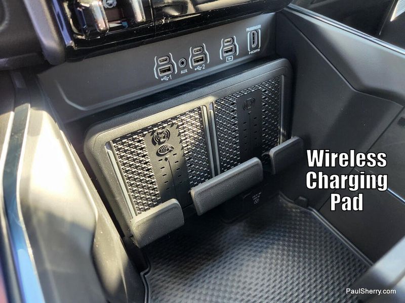 New 2026 RAM 1500 Laramie Crew Cab 4x4 5'7' Box