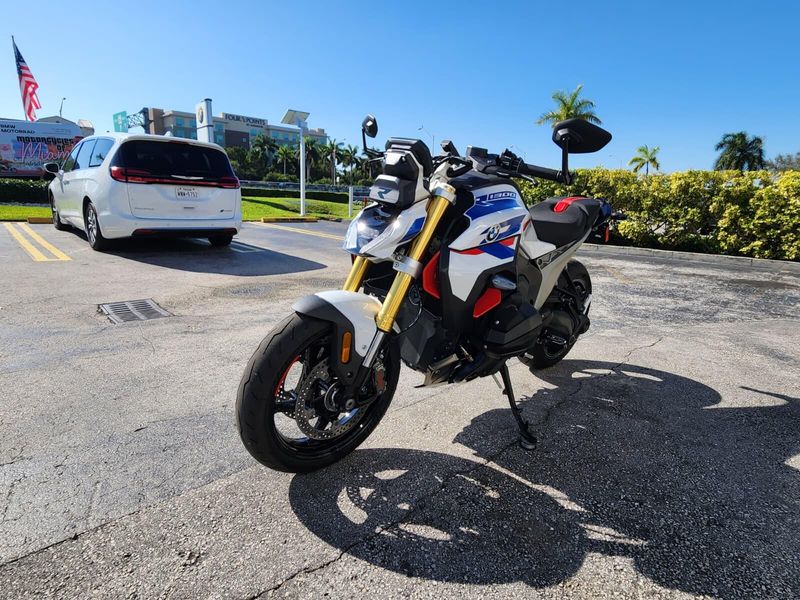 2026 BMW R 1300 RImage 3