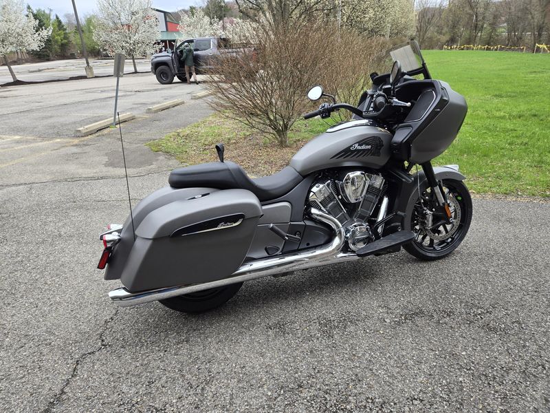 2024 Indian Motorcycle CHALLENGER TITANIUM SMOKE 49ST Base Image 2