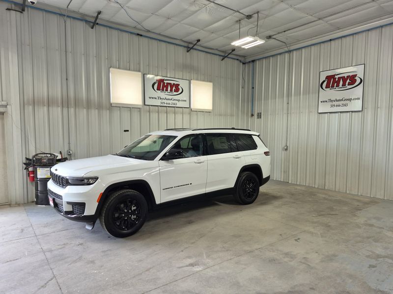2025 Jeep Grand Cherokee L Altitude X 4x4Image 23