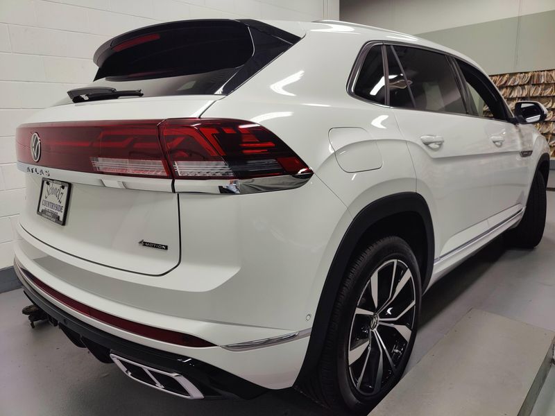 2025 Volkswagen Atlas Cross Sport SEL Premium R-Line photo 12