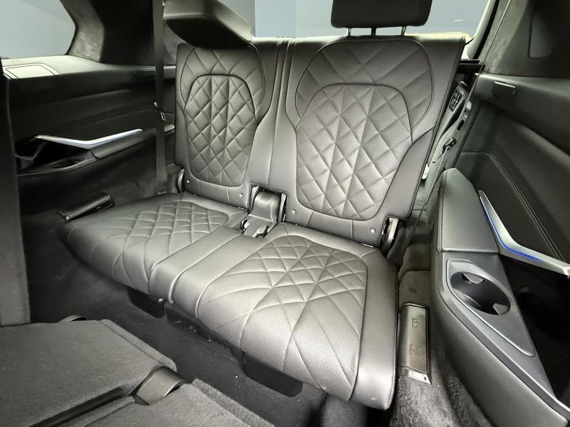 2026 BMW X7 xDrive40iImage 29