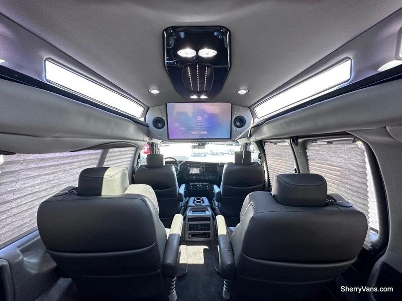2021 Chevrolet Express Passenger Image 44