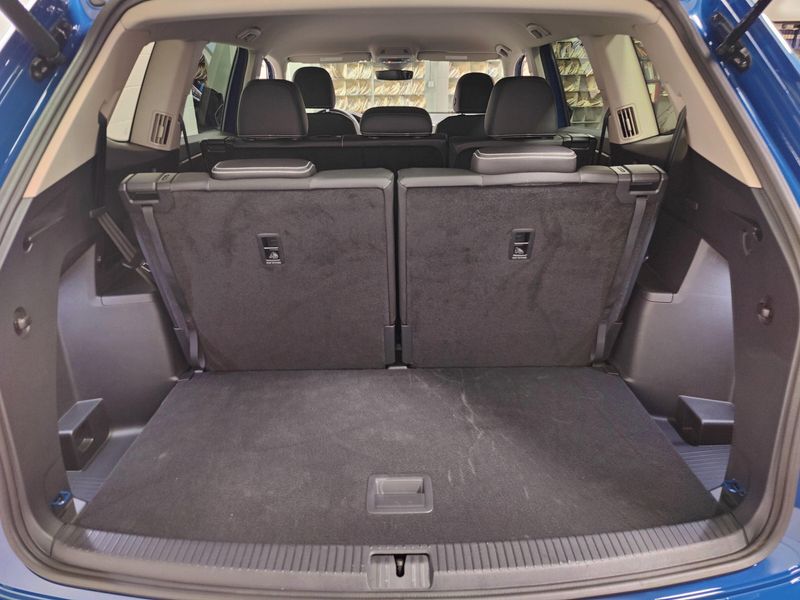 Used 2025 Volkswagen Atlas SE 4-Motion AWDImage 11