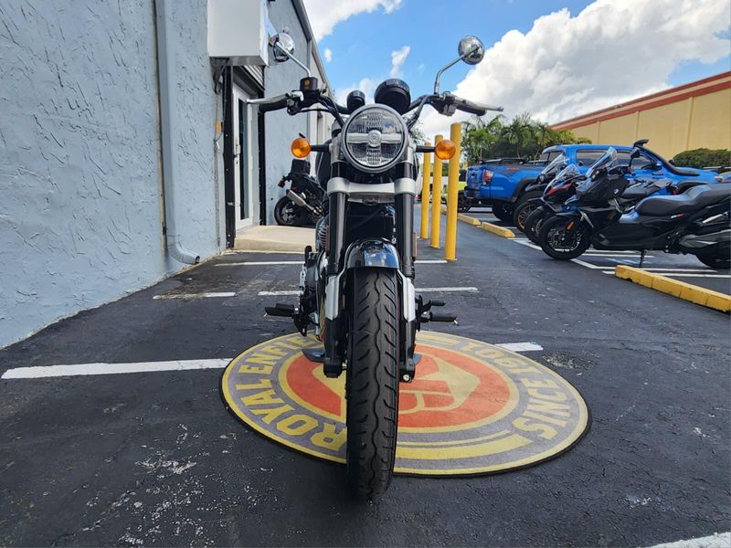 New 2024 Royal Enfield SUPER METEOR Image 2