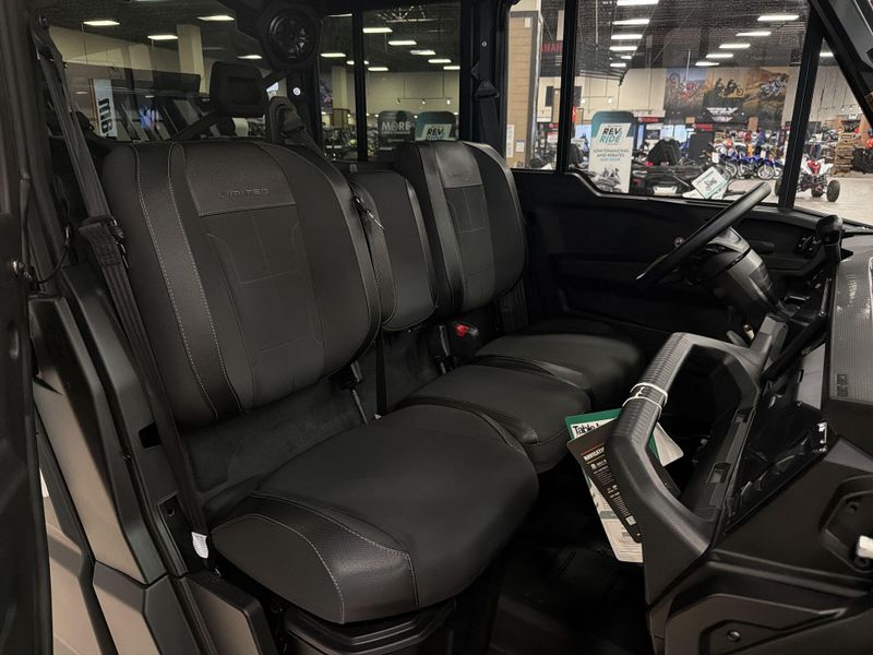 New 2026 Can-Am DEFENDER MAX LIMITED CAB HD11 Image 27