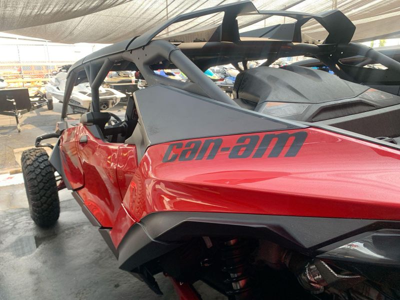 New 2025 Can-Am MAVERICK R MAX X 999T DCT Image 12
