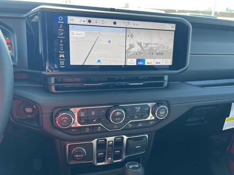 New 2026 Jeep Wrangler 4-door SaharaImage 17