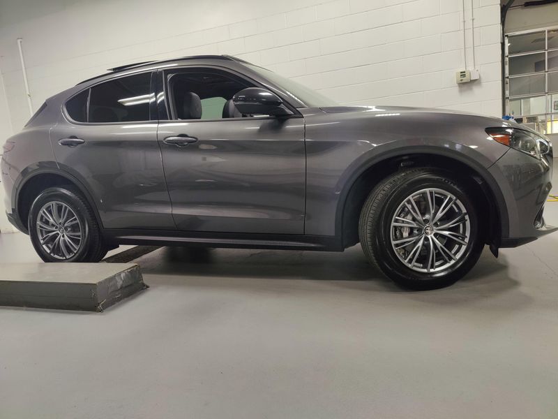 Used 2024 Alfa Romeo Stelvio Q4 AWD w/Sunroof/NavImage 5