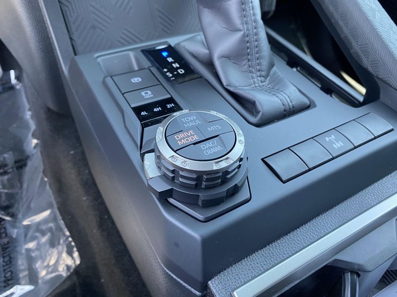 2025 Toyota Tacoma TRD Off Road HybridImage 19