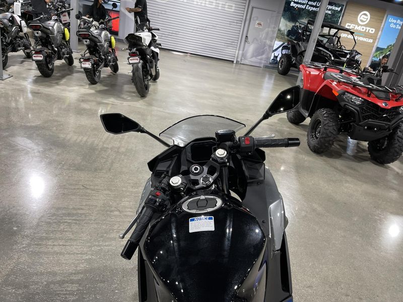 2025 Kawasaki NINJA 500 ABS Image 3