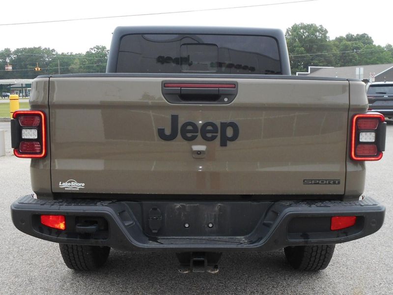2020 Jeep Gladiator SportImage 13