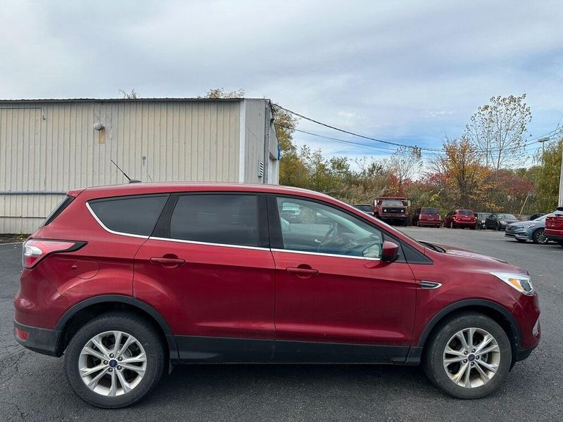 2017 Ford Escape SEImage 10