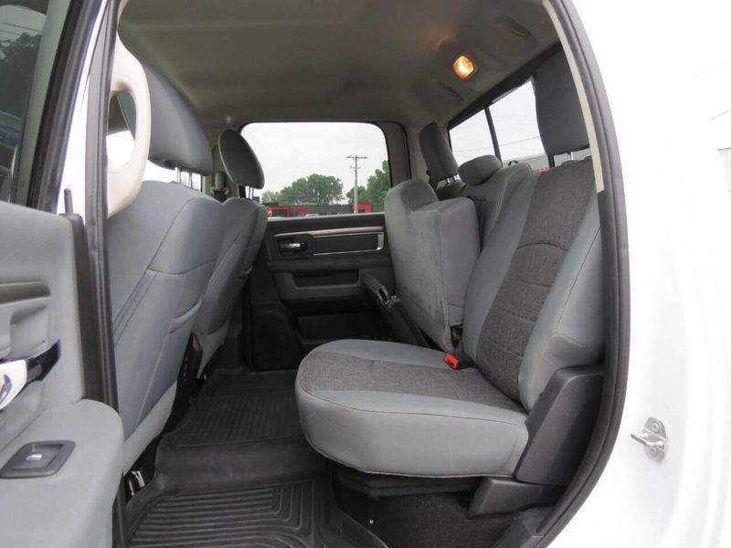 Used 2018 RAM 1500 SLT 4x4 4dr Crew Cab 5.5 ft. SB PickupImage 31