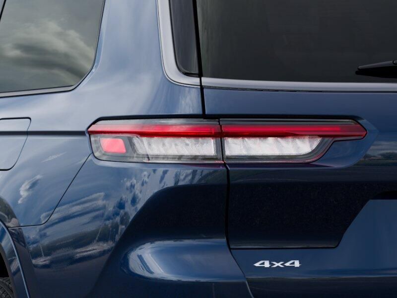 New 2026 Jeep Grand Cherokee L Limited Reserve 4x4Image 9