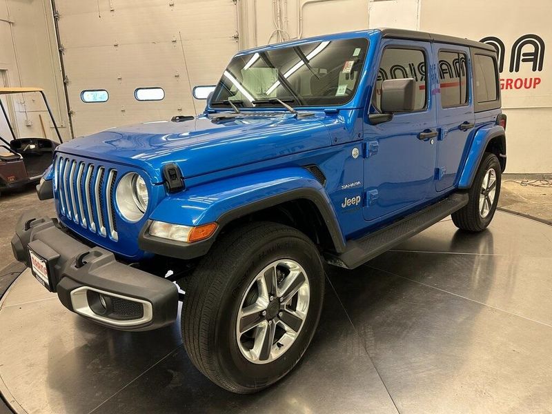2022 Jeep Wrangler Unlimited Sahara photo 3