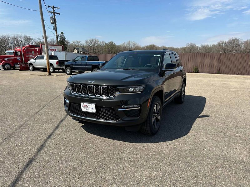 2023 Jeep Grand Cherokee 4xeImage 4