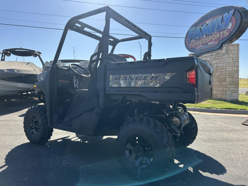 2025 POLARIS RANGER CREW SP 570 PREMIUM SAND DUNE in a SAND DUNE exterior color. Family PowerSports (877) 886-1997 familypowersports.com 