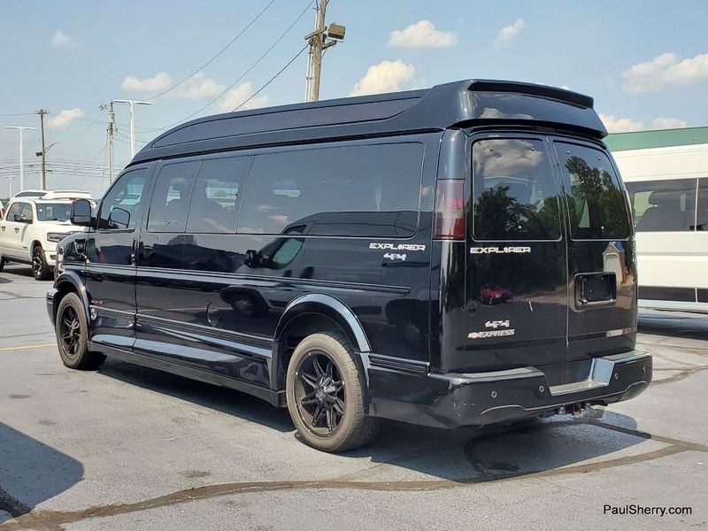 2018 Chevrolet Express 2500 Image 3