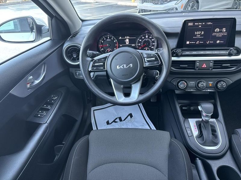 2024 Kia Forte LXSImage 9