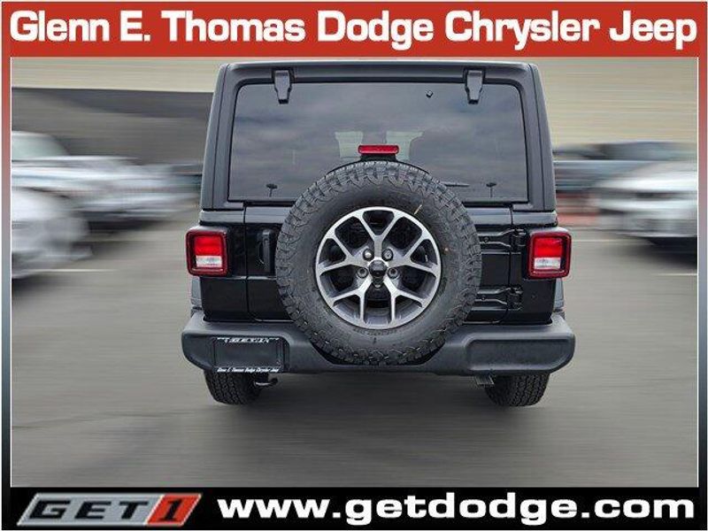 2025 Jeep Wrangler Unlimited Sport S photo 4