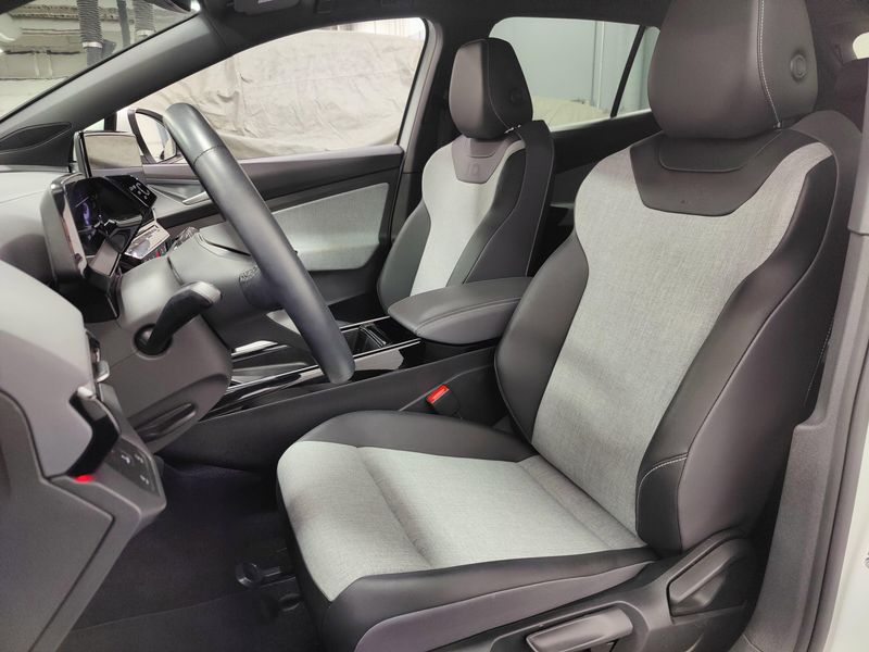 Used 2023 Volkswagen ID.4 StandardImage 12