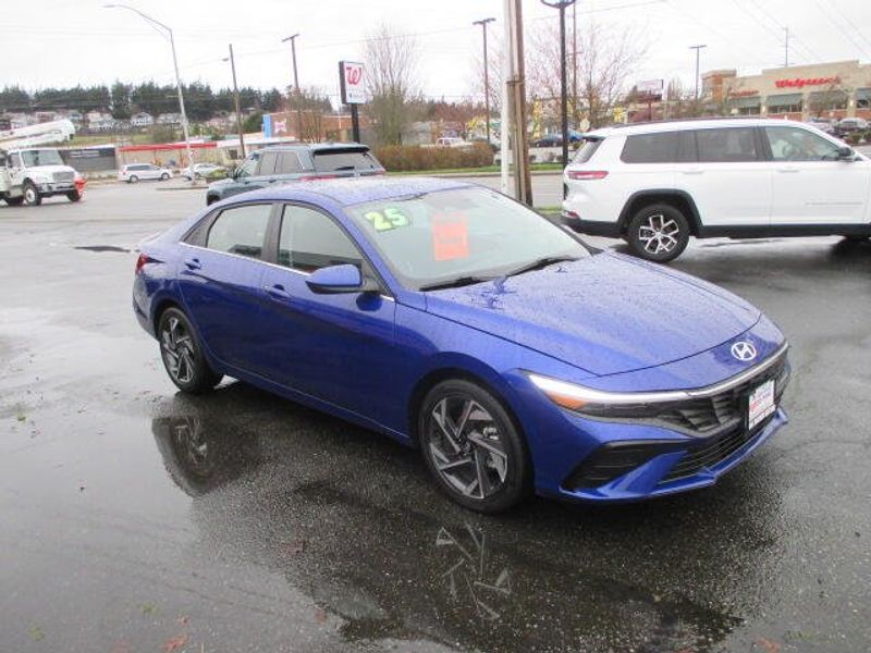 Used 2025 Hyundai Elantra SEL ConvenienceImage 5