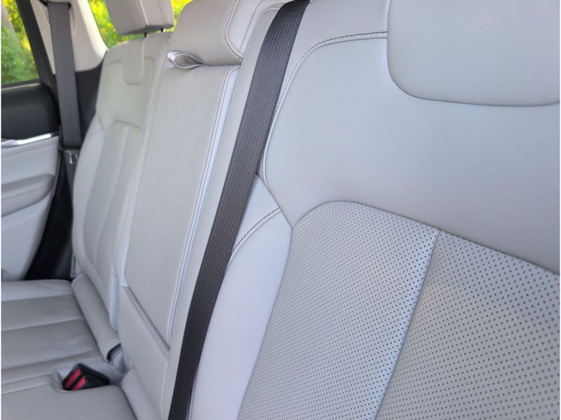 Used 2023 Jeep Grand Cherokee OverlandImage 31