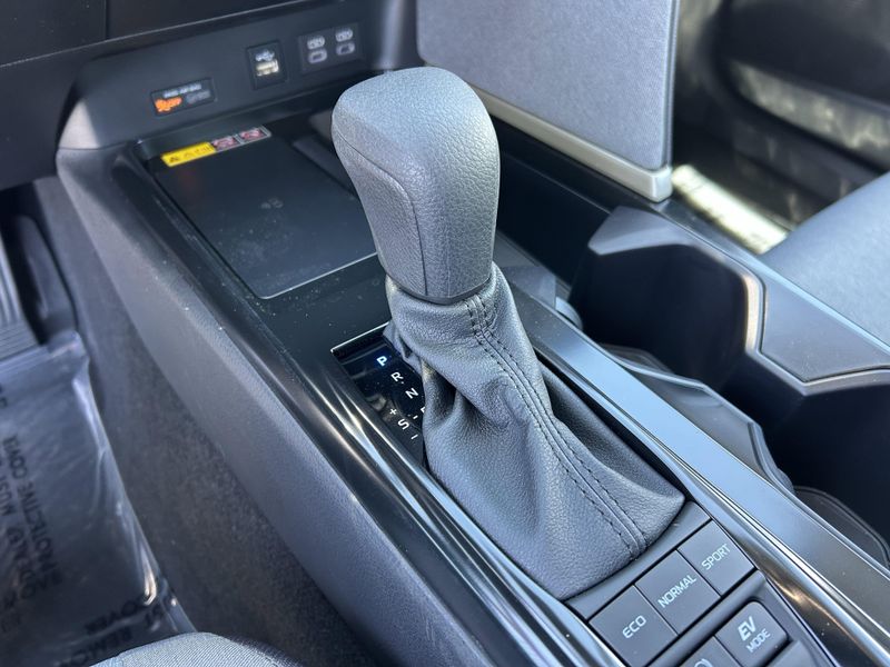 2025 Toyota Camry LEImage 17