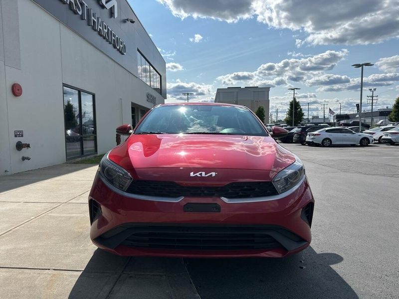 2022 Kia Forte LXSImage 2