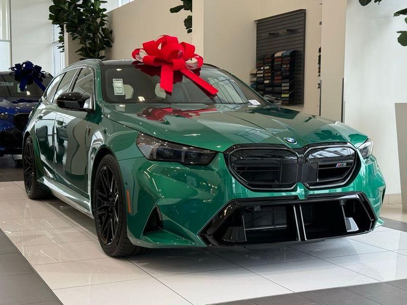 New 2026 BMW M5 BaseImage 4