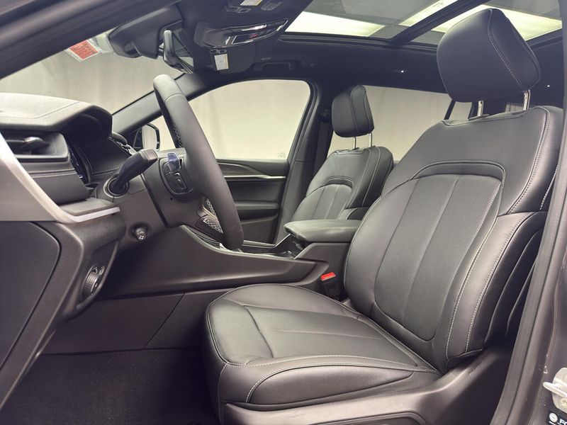 New 2026 Jeep Grand Cherokee L Limited Reserve 4x4Image 7