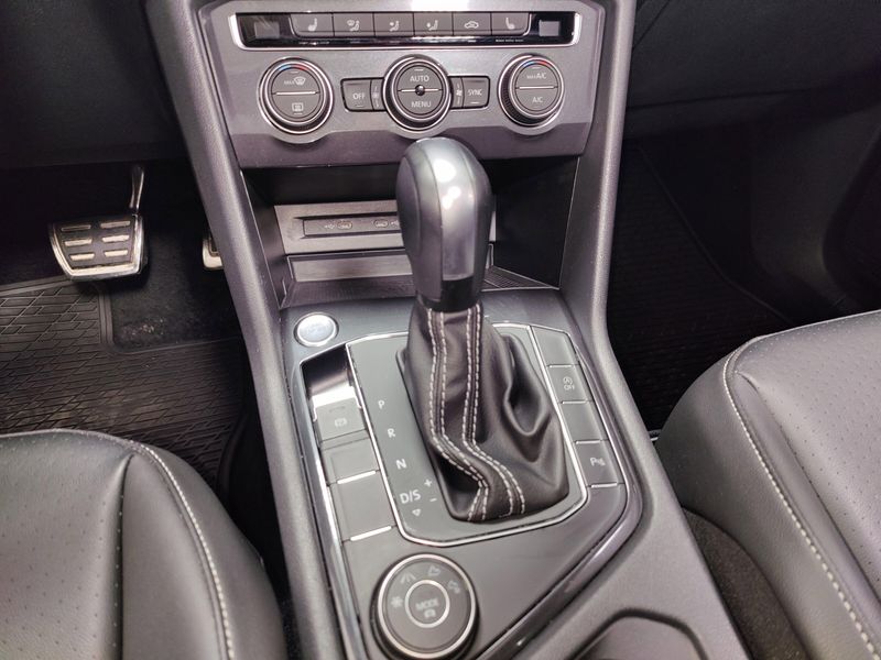 Used 2021 Volkswagen Tiguan SE AWD R-Line Black w/SunroofImage 21