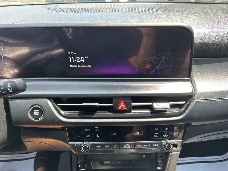 Used 2024 Kia Seltos SXImage 32
