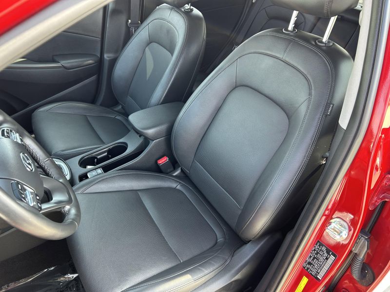 Used 2022 Hyundai Kona LimitedImage 16