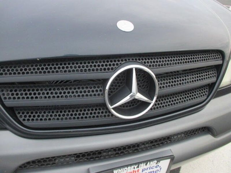 1999 Mercedes-Benz ML 320 Image 4