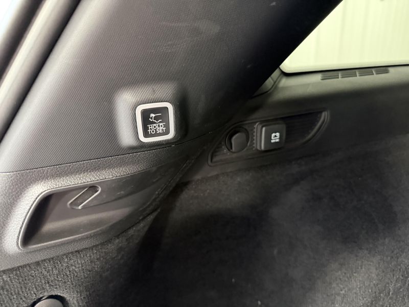 Used 2024 Jeep Grand Cherokee OverlandImage 6
