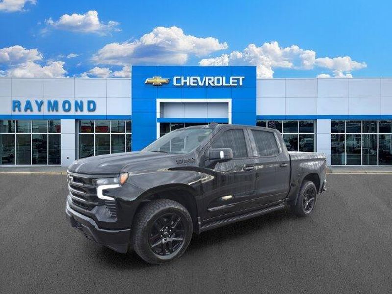 Used 2025 Chevrolet Silverado 1500 High CountryImage 7
